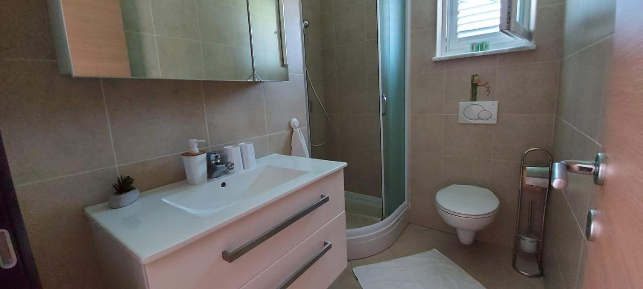 Apartmani Tomislav Крк Екстер'єр фото