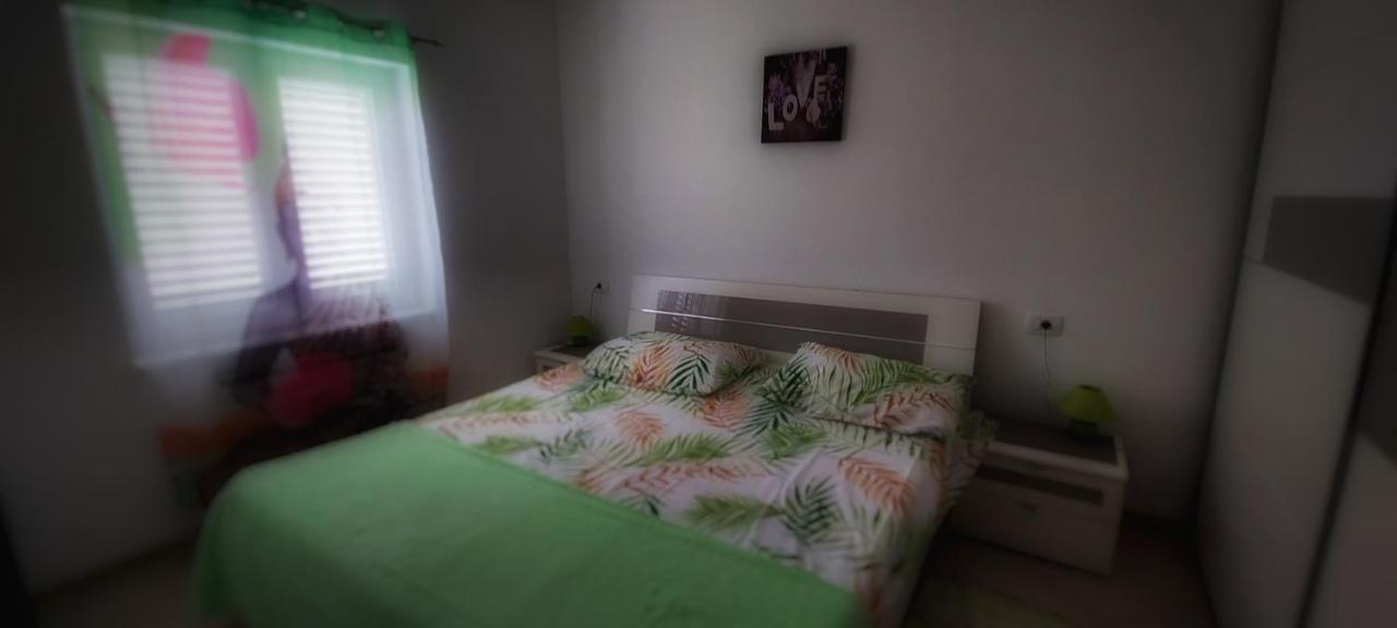 Apartmani Tomislav Крк Екстер'єр фото