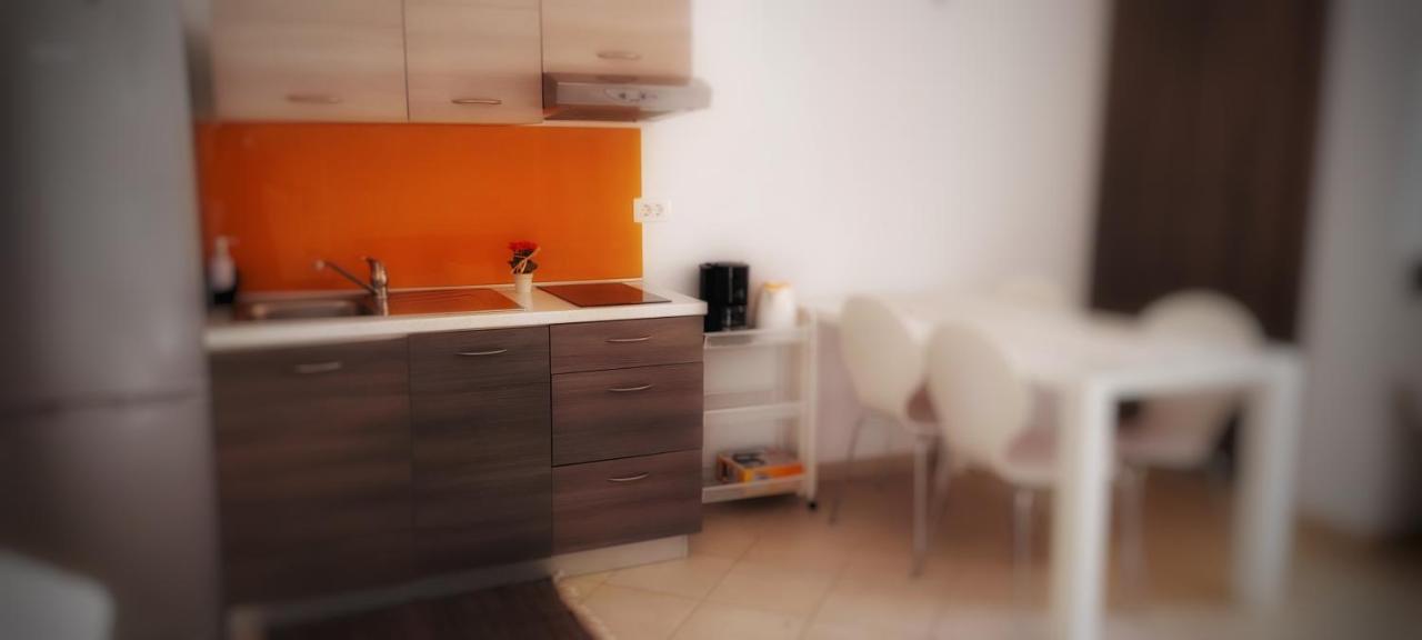 Apartmani Tomislav Крк Екстер'єр фото