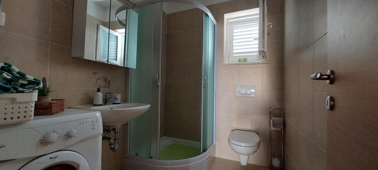 Apartmani Tomislav Крк Екстер'єр фото
